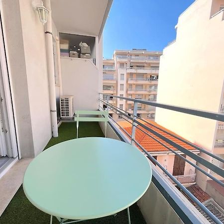 Joli Studio - Studio Neuf Terrasse Clim Wi-Fi 2 Min. Des Plages Antibes Exteriér fotografie