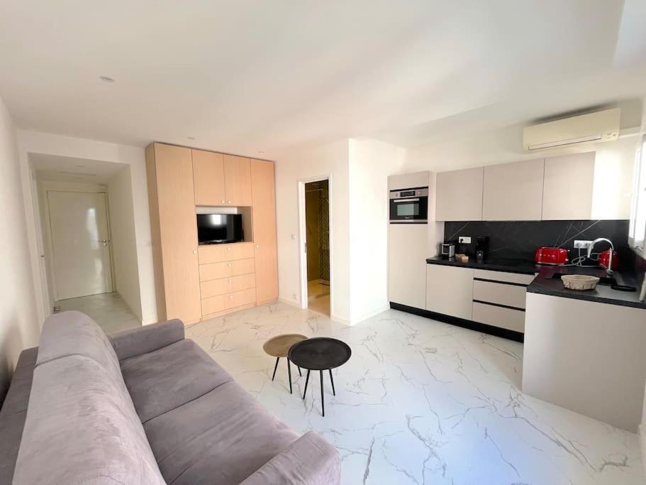 Joli Studio - Studio Neuf Terrasse Clim Wi-Fi 2 Min. Des Plages Antibes Exteriér fotografie